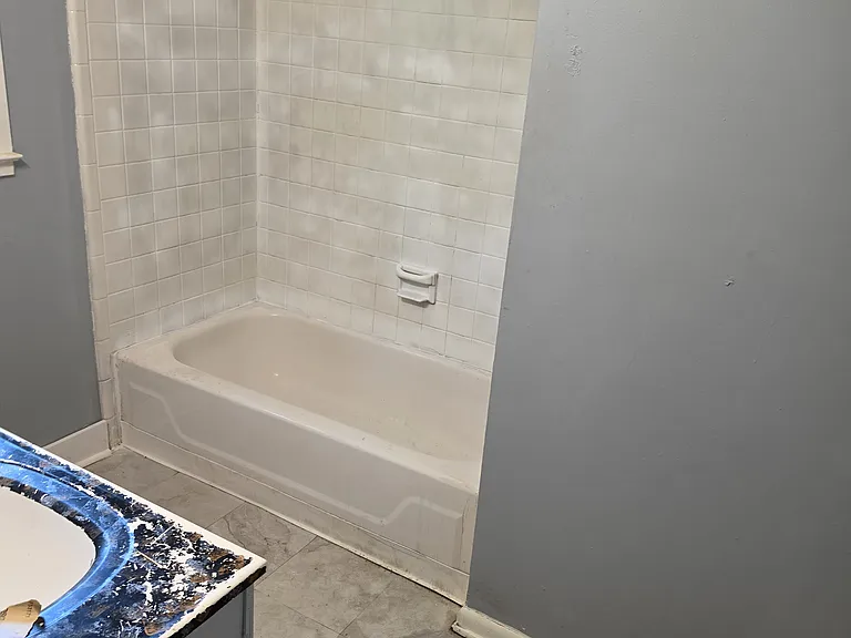 129 W Terrell St — Photo 2