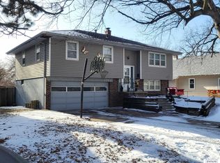 7753 State St, Ralston, NE 68127