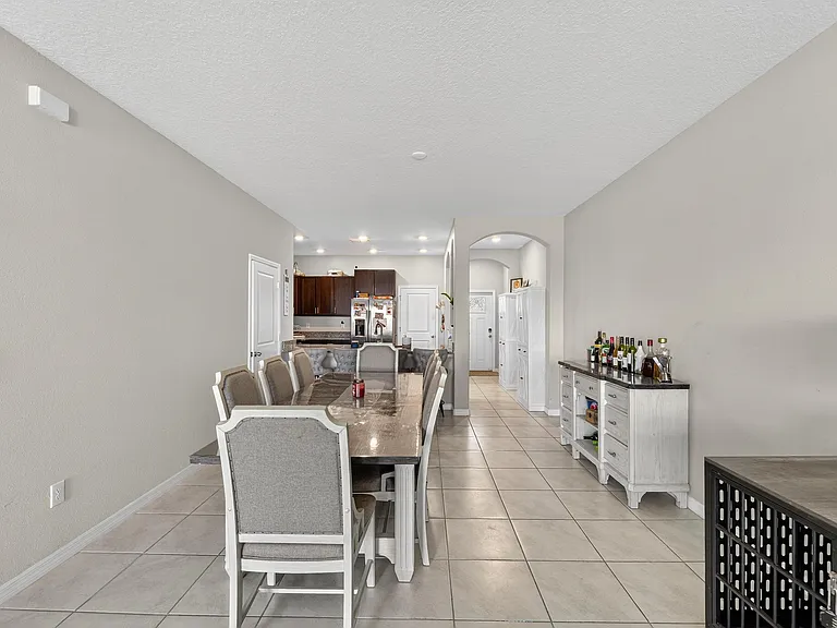 824 Royal Empress Dr — Photo 28