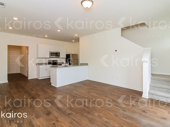 2nd image of 125 Dudley Way SW