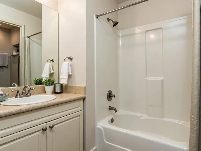 100 Oak St #1 — Photo 1