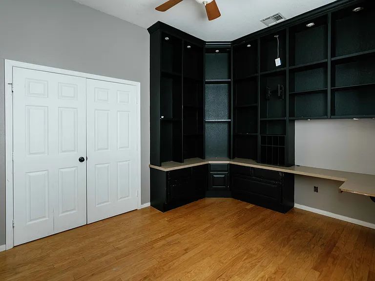 10929 Delusion Dr — Photo 26
