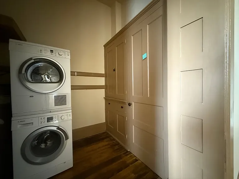 Laundry room with Storage