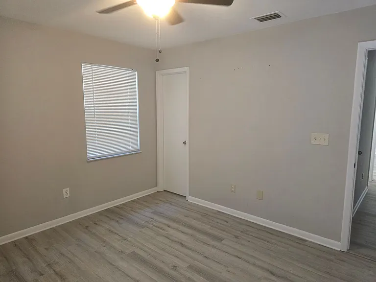 6853 Grove Rd — Photo 23