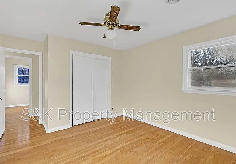 350 Hughes Dr — Photo 11