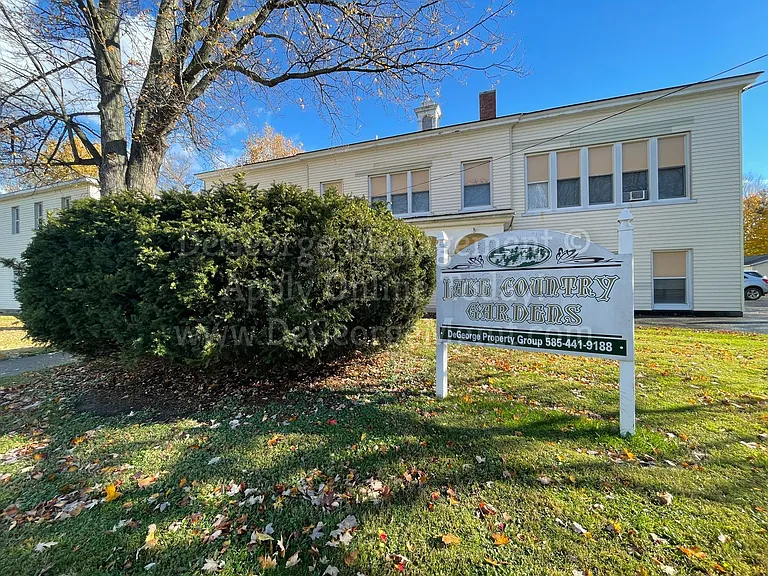Lake Country Gardens - Apartments for Rent in Waterport NY — Photo 10