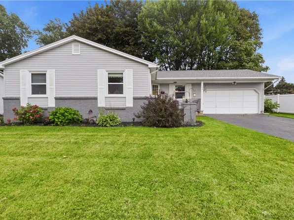 168 Carmas Dr, Rochester, NY 14626