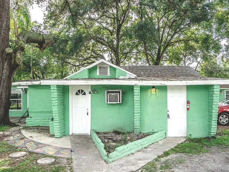 8724 N Tampa St — Photo 14