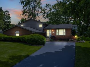 2345 Four Seasons Pkwy, Crown Point, IN 46307