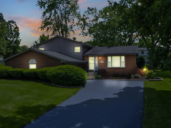 2345 Four Seasons Pkwy, Crown Point, IN 46307