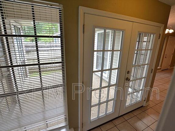 4th image of 1145 Willow Creek Dr