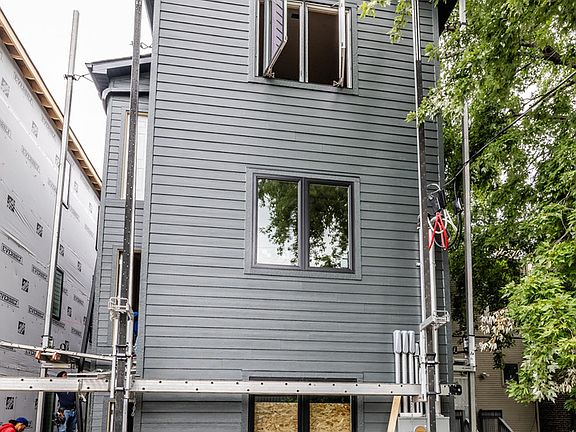 4th image of 2917 W Arthingtion St