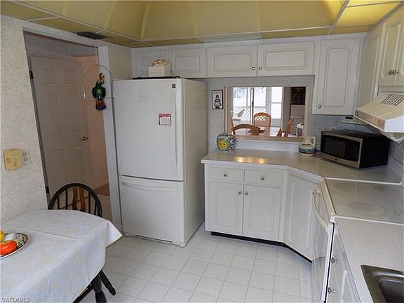 3rd image of 1515 Myerlee Country Club Blvd #1