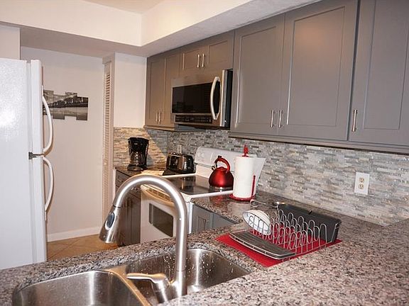 5th image of 25188 Marion Ave #E