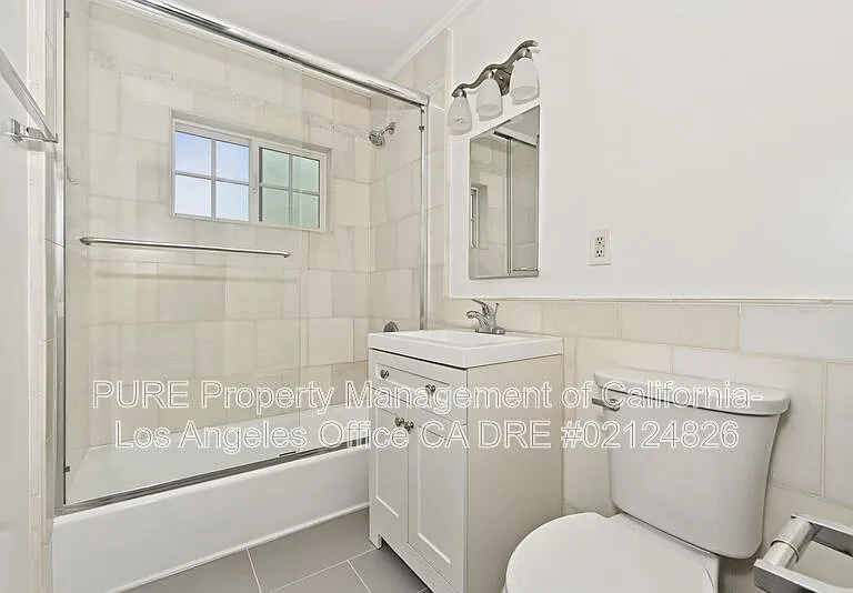 1527 Harvard St #5 — Photo 15