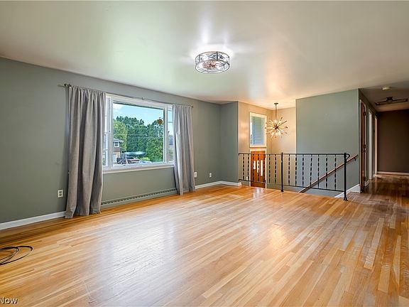 5th image of 1450 Lambert St