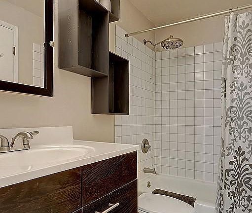 3rd image of 17305 NE 45th St APT 129