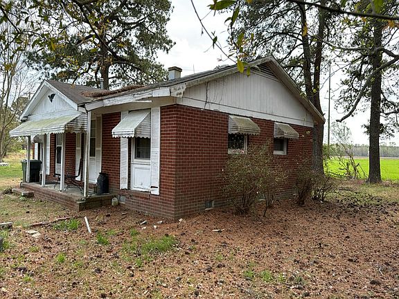 2nd image of 2935 Woodlawn Rd