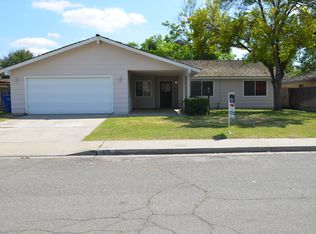 929 Cherry Ln, Lemoore, CA 93245