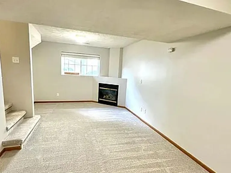 7407 S 176th Cir — Photo 10