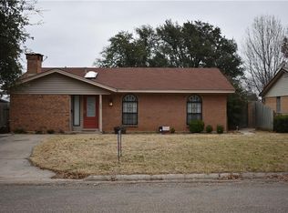 264 Hillcrest Dr, Nocona, TX 76255