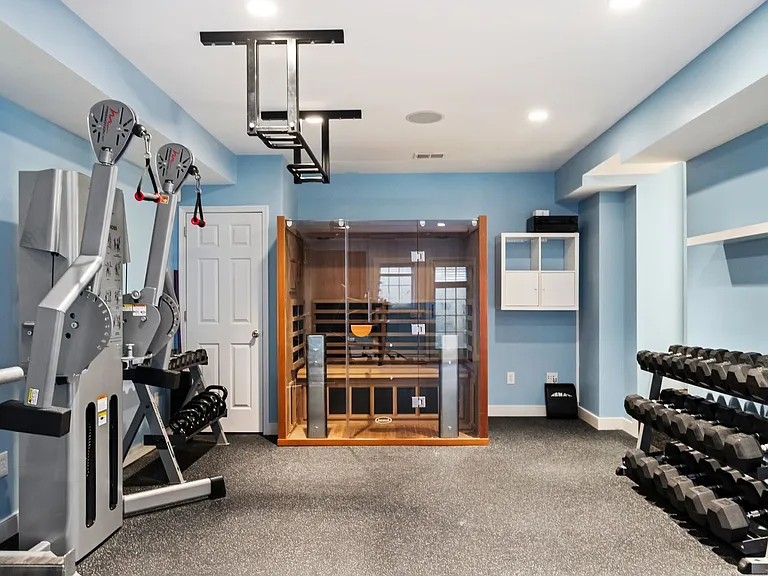 5213 Cathedral Ave NW — Photo 54