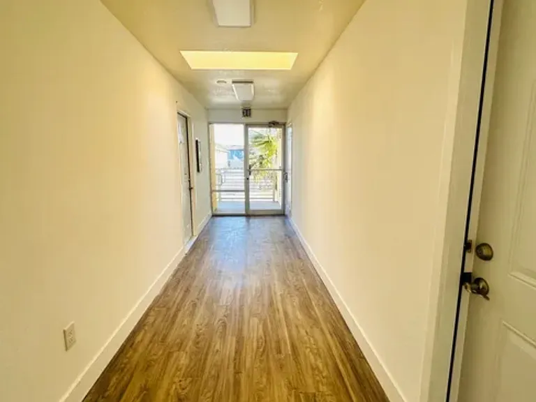235 Reindollar Ave #C — Photo 5