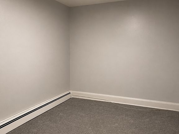 3rd image of 19025 Jamaica Ave