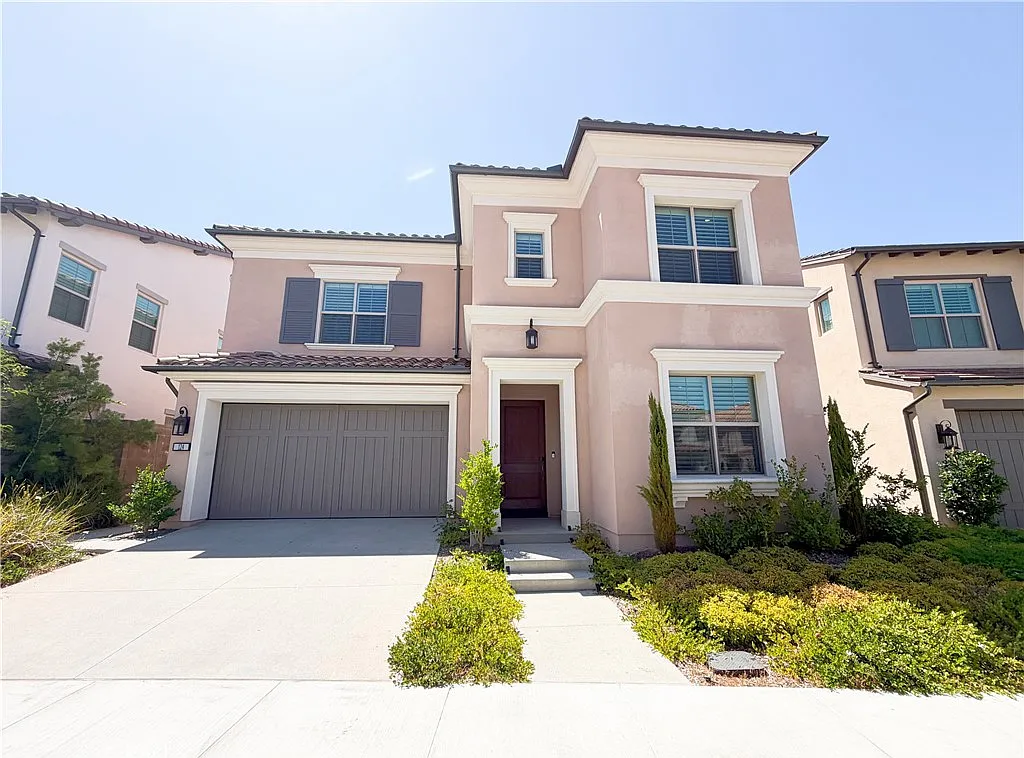 4 bed, 2563 sqft, $7,500 — Photo 2