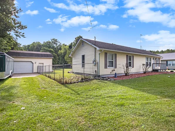 52826 Juniper Rd, South Bend, IN 46637