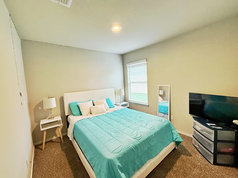 7100 Guadalupe Rd — Photo 8