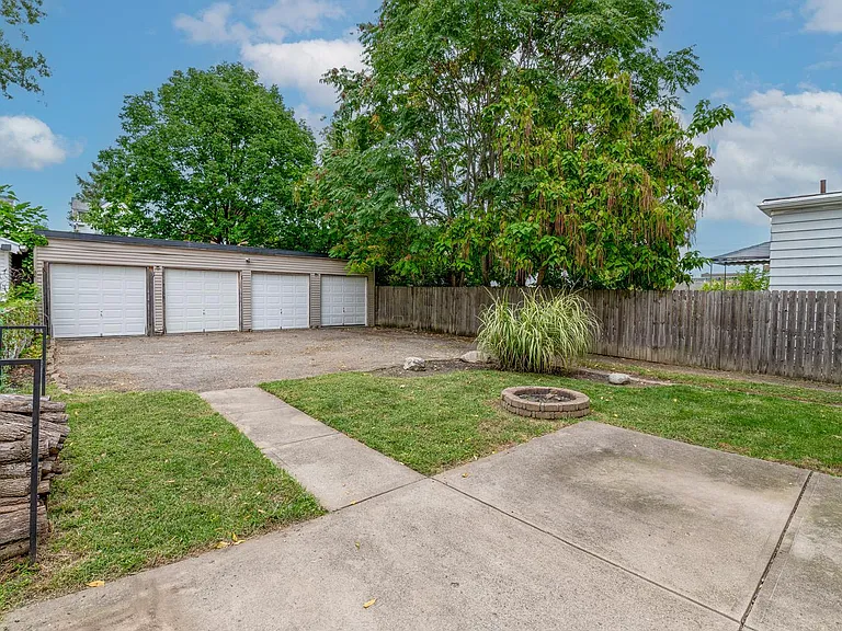 2428 Robertson Ave — Photo 26