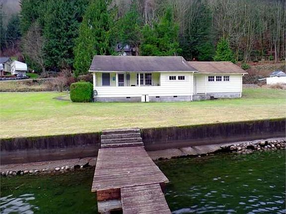 2nd image of 3112 S Bay Dr