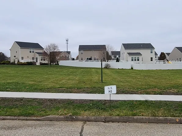 Monroe Sq E, Barberton, OH 44203