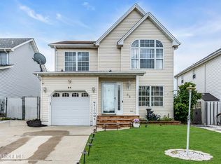 64 Scarlet Dr, Parlin, NJ