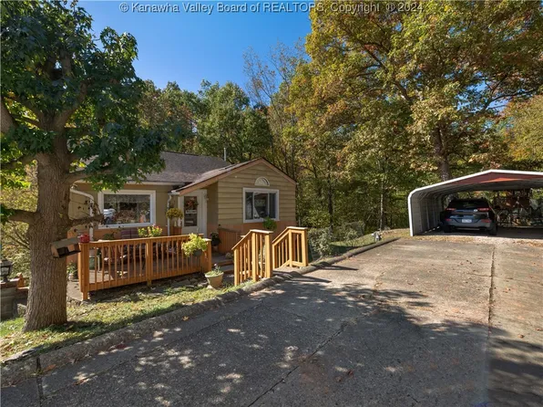 131 Chestnut St, Dunbar, WV 25064