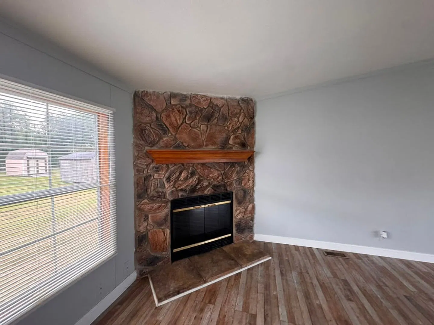Spacious 4-Bedroom Home in Baytown, TX! — Photo 2