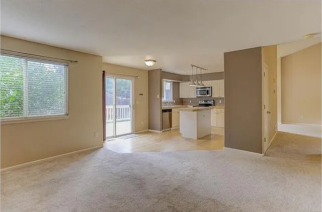 3323 Blue Grass Cir — Photo 10