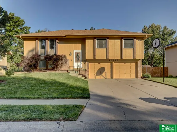 12712 Grant Cir, Omaha, NE 68164