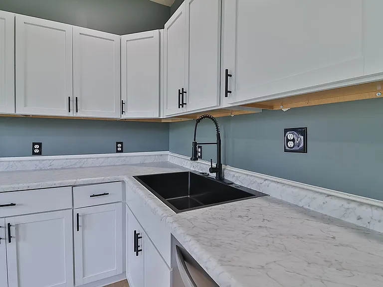 412 W Kibby St — Photo 12