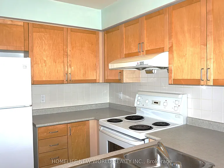 33 Empress Ave S #701 — Photo 13