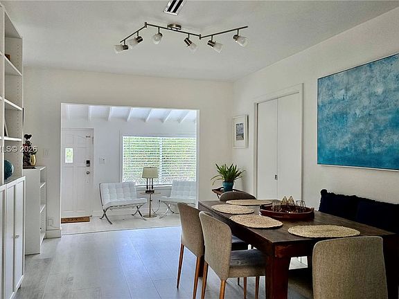 3rd image of 712 SW 9th St #1-3