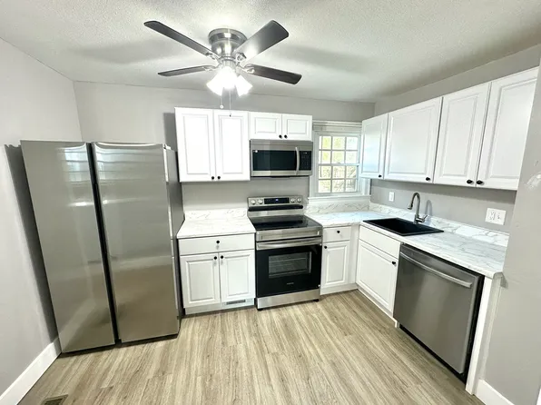 26 Afton Pkwy, Portsmouth, VA 23702