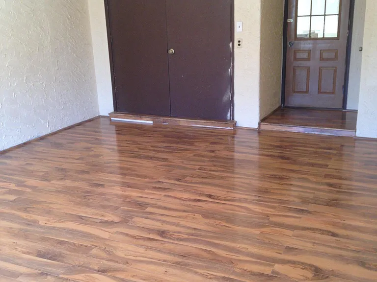 4th Room (office)