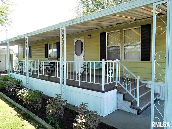 3rd image of 404 White Oak Dr