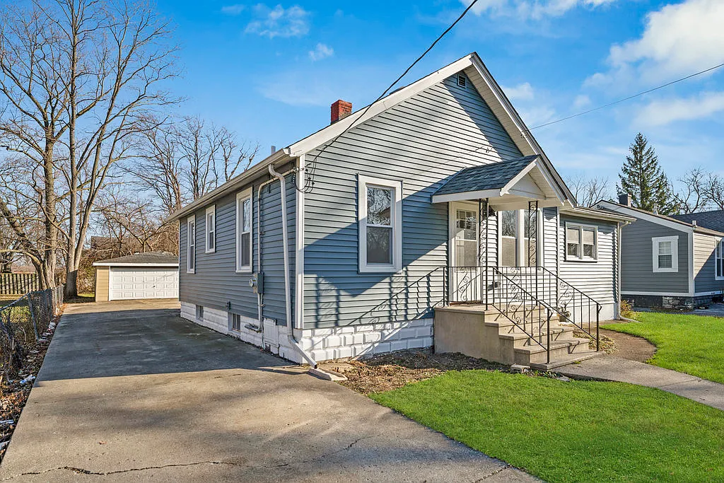 15221 Dearborn St photo 1