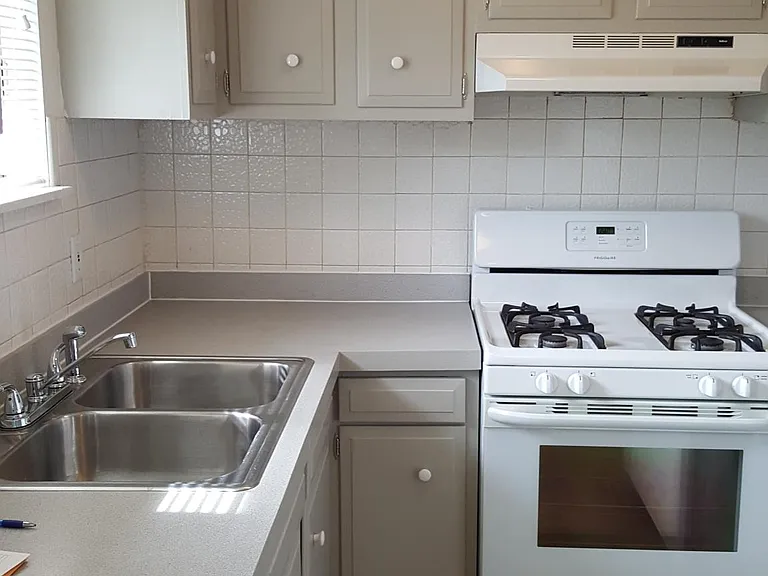 5312 Charm St SW #LEFT SIDE — Photo 3