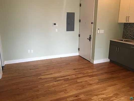 Rented by EXR | media 24