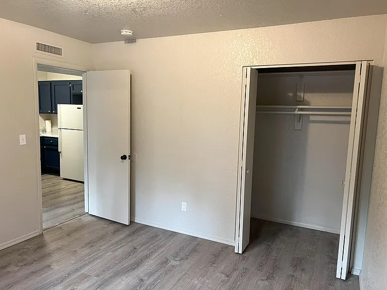 1230 S Lone Tree Rd #B — Photo 14