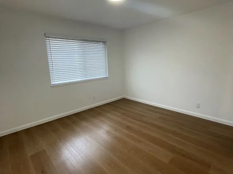 2262 Eric Ct #4 — Photo 8
